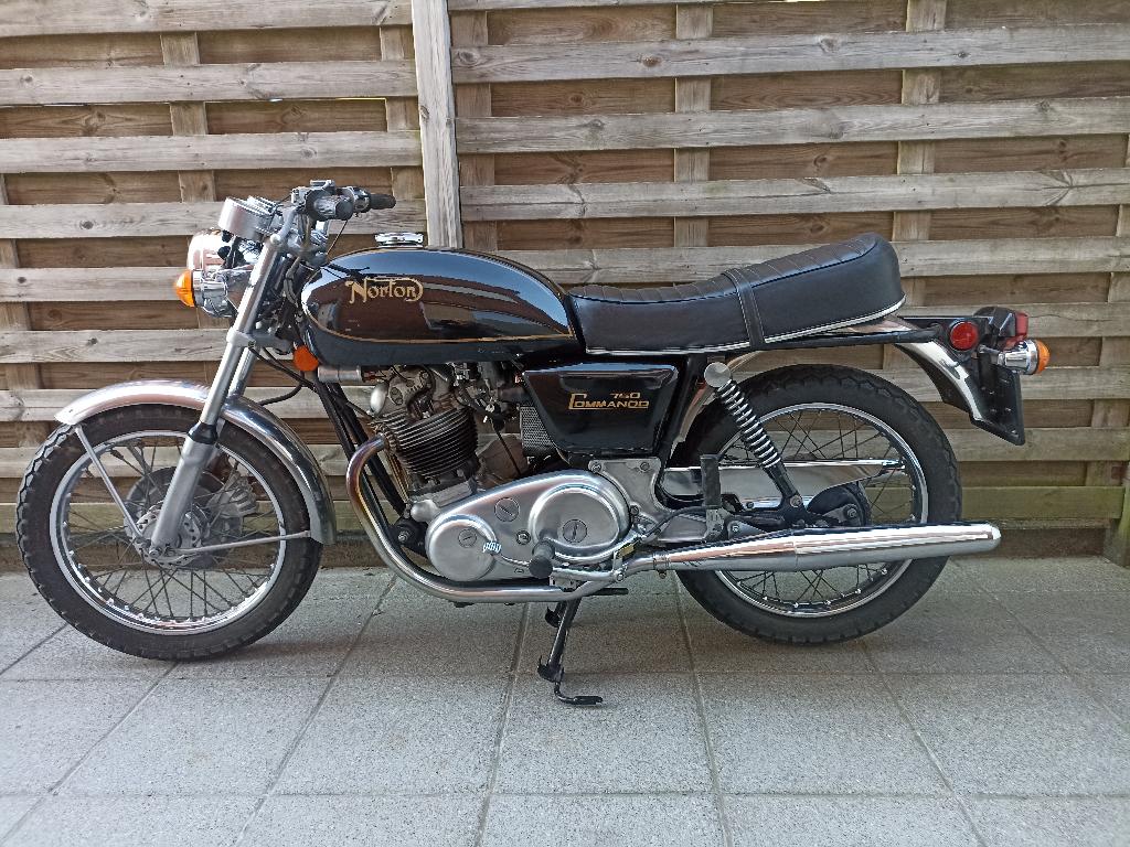 Norton Commando 750 modèle 1972, Motos, 750 cm³, Occasion, Permis Moto A1 minimum, 2 cylindres