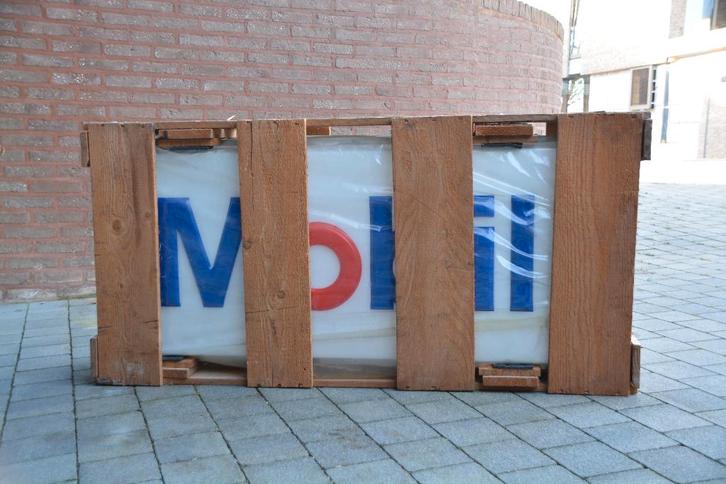 Mobil oil lichtreclame lichtbak zeldzaam 1970 nieuw, Collections, Marques & Objets publicitaires, Neuf, Table lumineuse ou lampe (néon)