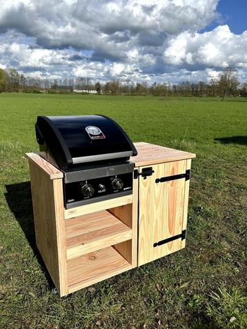 Buitenkeuken met barbecue