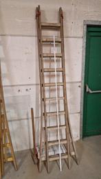 Stevige houten ladder 2 delen, Ophalen of Verzenden, Gebruikt, Ladder
