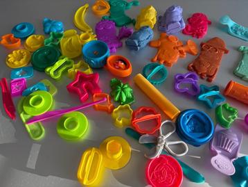 Play-Doh vormpjes 50 stuks beschikbaar voor biedingen