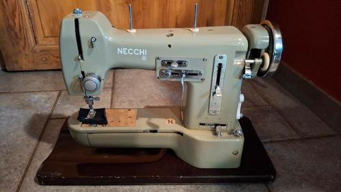 NECCHI BU MIRABELLA naaimachine, Antiek en Kunst, Antiek | Naaimachines, Ophalen