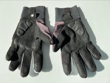 ASSOS fiets handschoenen beschikbaar voor biedingen