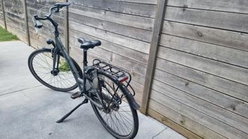 Dames / meisjes fiets beschikbaar voor biedingen