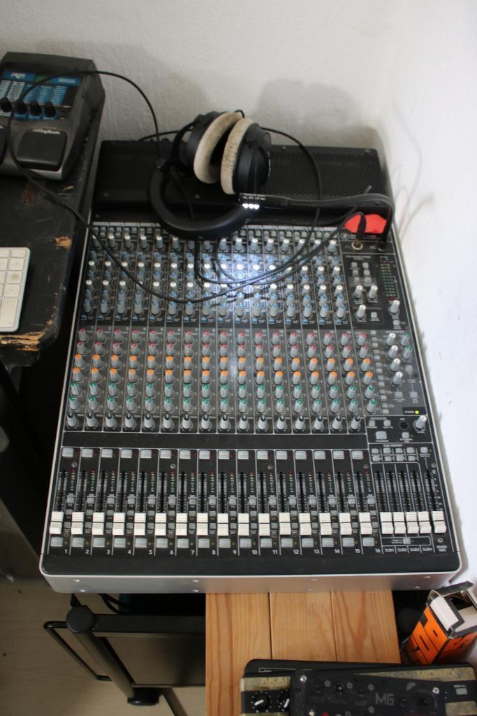 Mackie Onyx 1640i, Muziek en Instrumenten, Mengpanelen, Gebruikt, 10 tot 20 kanalen, Microfooningang, Ophalen of Verzenden