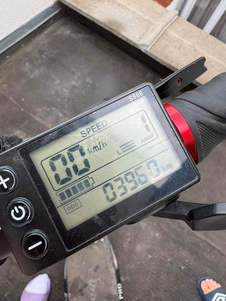 S866 elektrische scooter — slechts 396 km —m, Fietsen en Brommers, Steps, Zo goed als nieuw, Ophalen