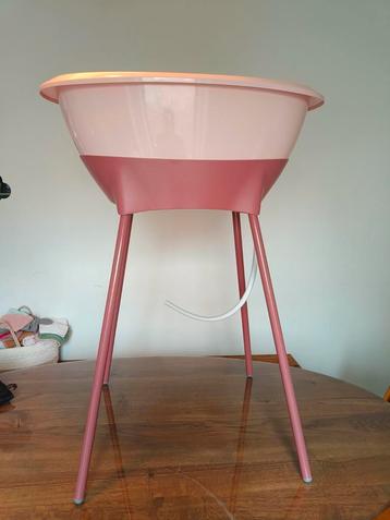 Luma roos babybadje met baby inzet beschikbaar voor biedingen