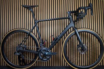 Canyon Ultimate CF SLX DISC Maat L*Ultegra Di2*Carbon wielen