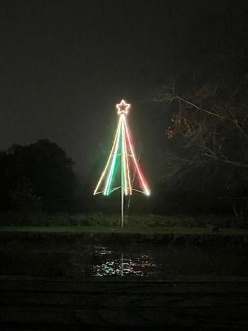 2158. Kerstster / kerst / sterren / kerstverlichting / feest beschikbaar voor biedingen