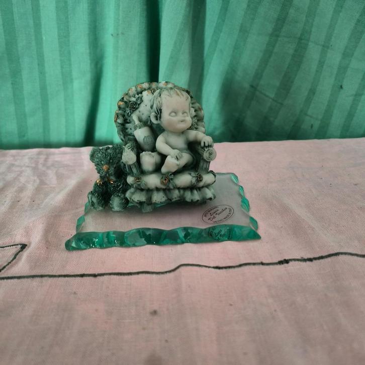 Beeldje "Baby in stoel" op Muranoglas, Verzamelen, Beelden en Beeldjes, Gebruikt, Mens, Ophalen
