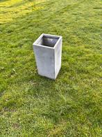 Pot de fleurs gris aspect béton, Jardin, Synthétique, Enlèvement, Utilisé