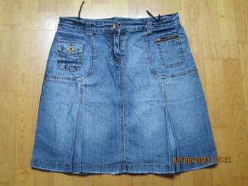 Jupe bleue en jeans plissée T 40         