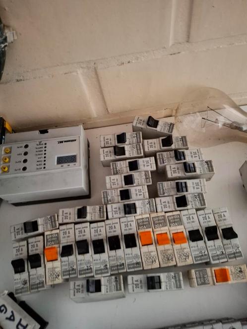 Penautomaten, minijump, houders voor penautomaat, divers, Doe-het-zelf en Bouw, Elektriciteit en Kabels, Ophalen
