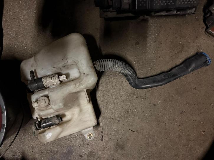 Range Rover Sport L320 ruitensproeier tank DMB000121, Autos : Pièces & Accessoires, Vitres & Accessoires, Land Rover, Utilisé