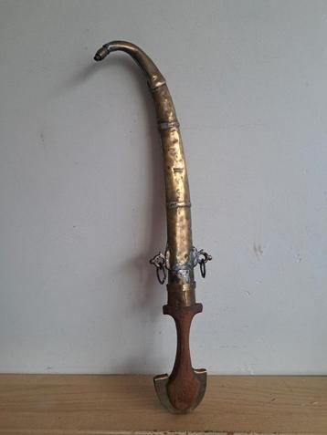 Ancien couteau
oriental ou africain - beschikbaar voor biedingen