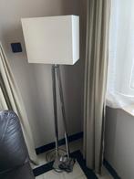 Staanlamp met witte stoffen kap, Ophalen, Zo goed als nieuw, Metaal, Modern
