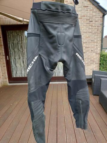Lederen broek Richa in nieuw staat beschikbaar voor biedingen