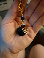 Mooie Lucky charm met zwart pomponnetje en gouden klavertje4, Animaux & Accessoires, Chevaux & Poneys | Brides & Harnachement