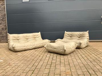 100% originele lederen Ligne Roset Togo 2z, 3z en poef ZGAN! disponible aux enchères