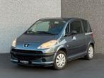 PEUGEOT 1007 - 1.4i MANUEEL 2007 • 96.000KM • BLANCO GEKEURD, Auto's, Voorwielaandrijving, Stof, 4 cilinders, Bedrijf