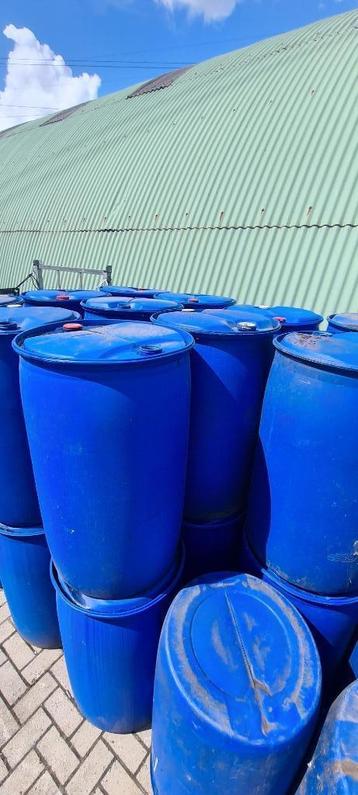 Plastic regentonnen 200 liter beschikbaar voor biedingen