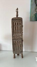 Afrikaaans kastje, Antiek en Kunst, Antiek | Religieuze voorwerpen, Ophalen