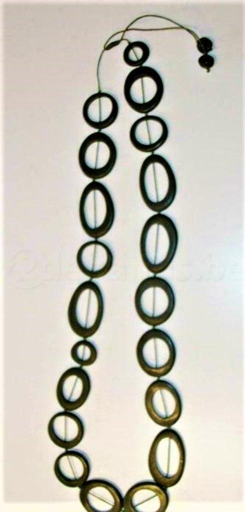 Te koop: Leuk cadeau Lange groene ketting "Muller", Handtassen en Accessoires, Kettingen, Nieuw, Kunststof, Groen, Verstelbaar