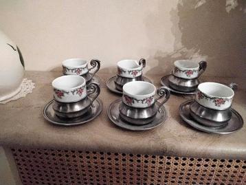 Service met 6 tasjes en tinnen onder bordjes 95 % tin (650 g beschikbaar voor biedingen