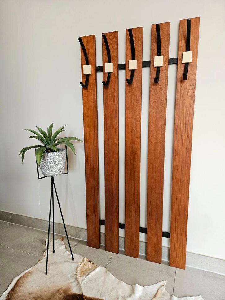 Vintage kapstok uit teak fineer met 5 kledinghaken, Huis en Inrichting, Woonaccessoires | Kapstokken, Zo goed als nieuw, Wandkapstok