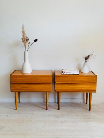 Vintage midcentury nachtkastjes jaren 60 beschikbaar voor biedingen