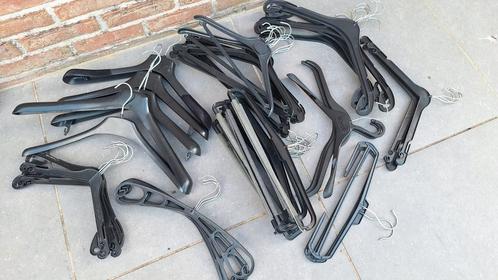 Kledinghangers (50), Kleding | Dames, Kledinghangers, Zo goed als nieuw, Ophalen