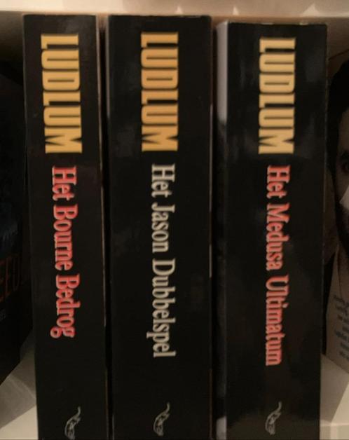 Robert Ludlum - Jason Bourne boeken trilogie, Livres, Thrillers, Comme neuf, Enlèvement ou Envoi