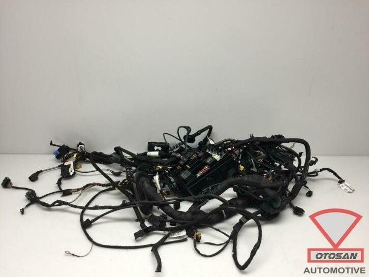 vw touran 5t 2018 c blage moteur compartiment moteur, Autos : Pièces & Accessoires, Électronique & Câbles, Volkswagen, Utilisé