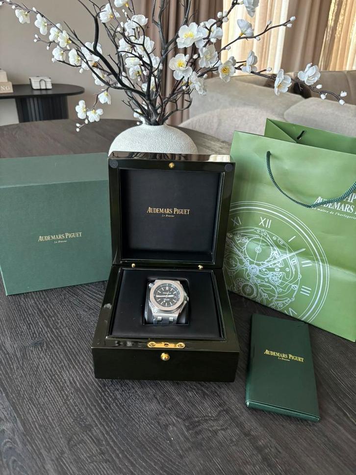 Audemars Piguet Royal Oak Offshore Diver, Handtassen en Accessoires, Horloges | Heren, Zo goed als nieuw, Verzenden