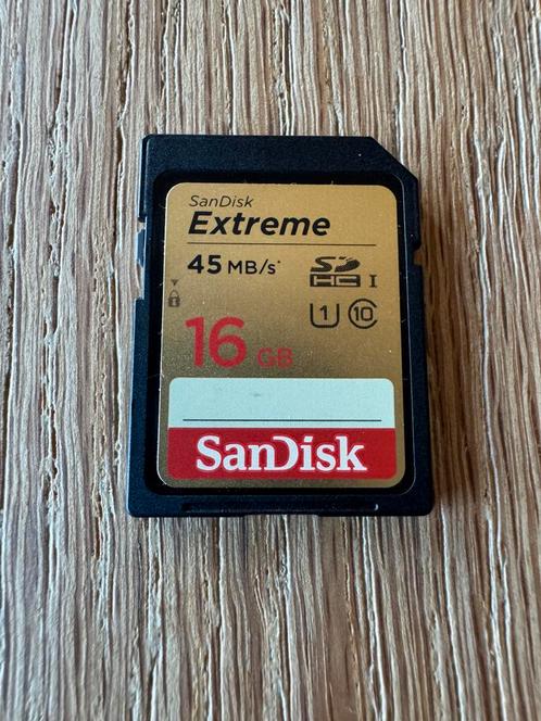 SanDisk SDHC 16Go Extreme UHS-I (Class 10 - 45MB/s), Audio, Tv en Foto, Foto | Geheugenkaarten, Zo goed als nieuw, SD, 16 GB, Fotocamera