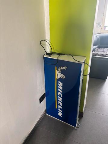 Licht reclame Michelin  beschikbaar voor biedingen
