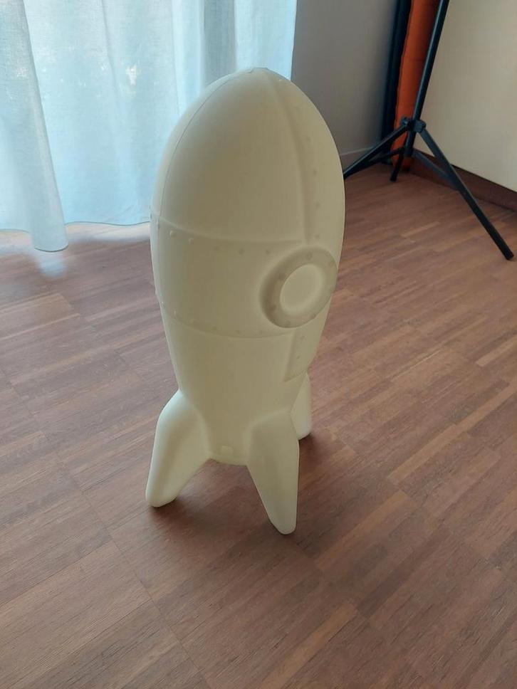 Raket lamp - Elfabase, Kinderen en Baby's, Kinderkamer | Inrichting en Decoratie, Zo goed als nieuw, Lamp, Ophalen