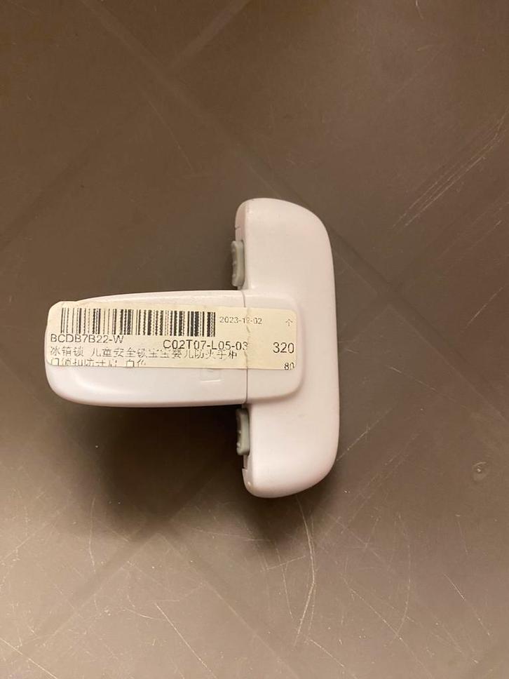 Nieuw kinderslot voor koelkast of diepvries, Elektronische apparatuur, Koelkasten en IJskasten, Nieuw, Ophalen