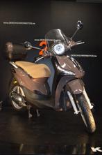 Piaggio Liberty 50 Classe B avec top case et pare-brise, 1 cylindre, Scooter, 50 cm³, Jusqu'à 11 kW