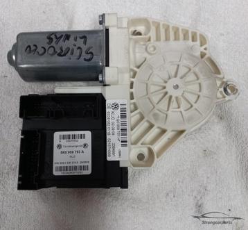Volkswagen Scirocco raammotor links. 5K0959793A beschikbaar voor biedingen