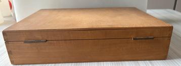 Verzamelbox met 3 frames beschikbaar voor biedingen