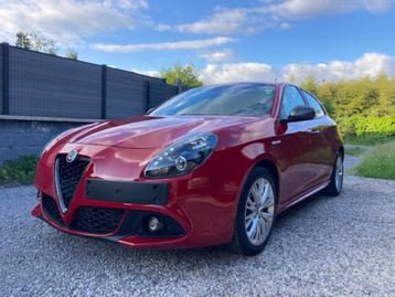 Alfa Roméo Giulietta ( Bte AUTO ), Autos, Rouge, Achat, Carnet d'entretien, Alcantara