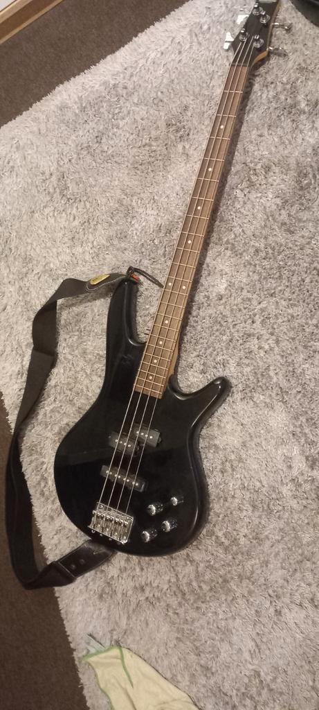 Guitare basse Ibanez + ampli basse Hartke, Musique & Instruments, Instruments à corde | Guitares | Basses, Enlèvement