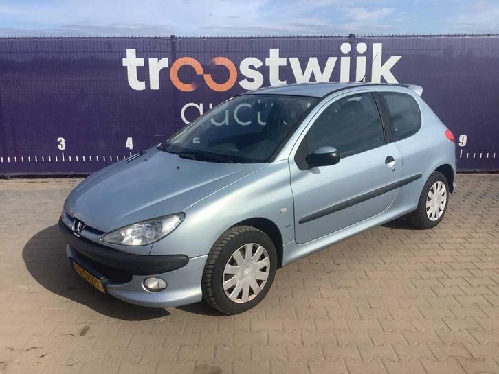 2003 - Peugeot - 206 - 1.4 Gentry - Personenauto, Auto's, Peugeot, Bedrijf, Overige brandstoffen, Euro 3, Stadsauto, Handgeschakeld