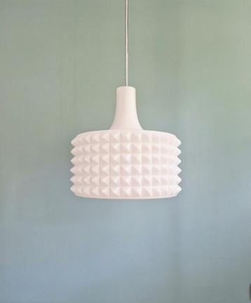 Grote witte opaline hanglamp, Ivan Jakes, 1960 beschikbaar voor biedingen