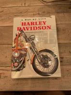 Boek Harley Davidson, Boeken, Motoren, Ophalen, Zo goed als nieuw