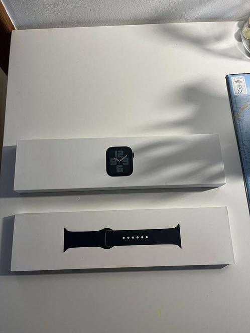 Apple Watch SE 2e generatie (2022) — nieuw, Handtassen en Accessoires, Smartwatches, Nieuw, iOS, Zwart, GPS, Hartslag, Slaap, Snelheid