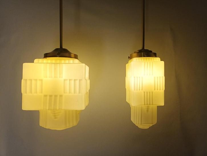 'Paar' art deco opaline lampen - type skyscraper, Antiek en Kunst, Antiek | Verlichting, Ophalen of Verzenden