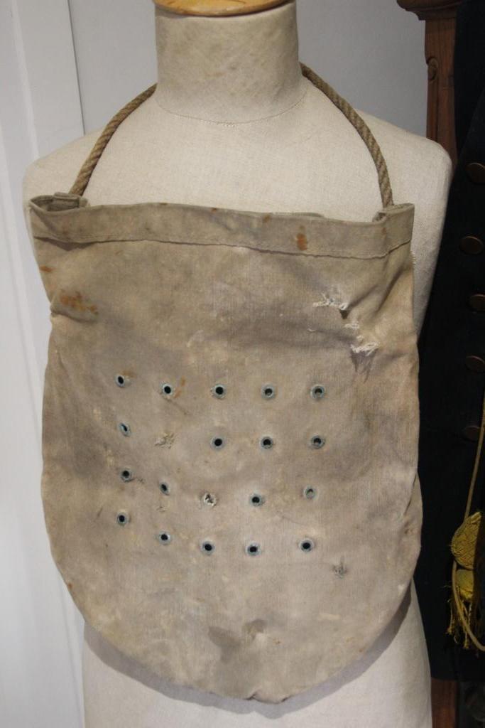 Frankrijk WW1-WW2 Paardenvoerbak, Verzamelen, Militaria | Tweede Wereldoorlog, Landmacht, Kleding of Schoenen, Verzenden