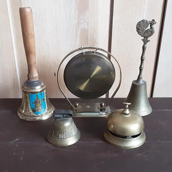 Antieke bellen 8€/st, 30€ alle vijf samen, Antiek en Kunst, Antiek | Brons en Koper, Brons, Ophalen of Verzenden